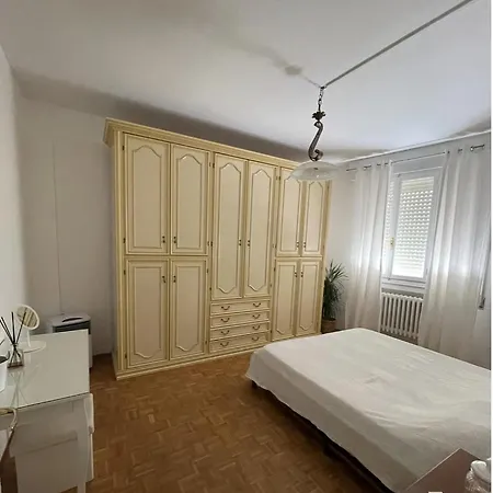 Cozy Near The Carpenedo Train Station Homestay *
